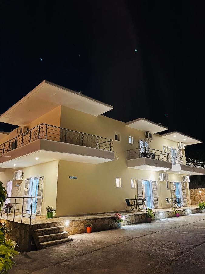 Orea Hotel Himare Bagian luar foto